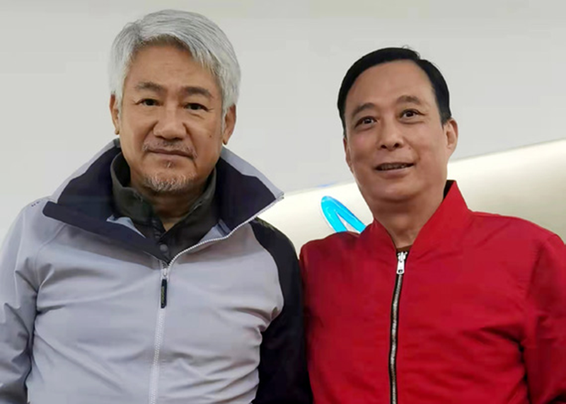 黄冬先生和尹扬明先生合影.png