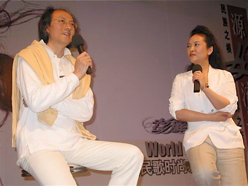 約瑟夫·馮嘉祥先生曾為中國共產黨中央委員會總書記習近平的夫人、中國著名女高音歌唱家彭麗媛作曲.jpg