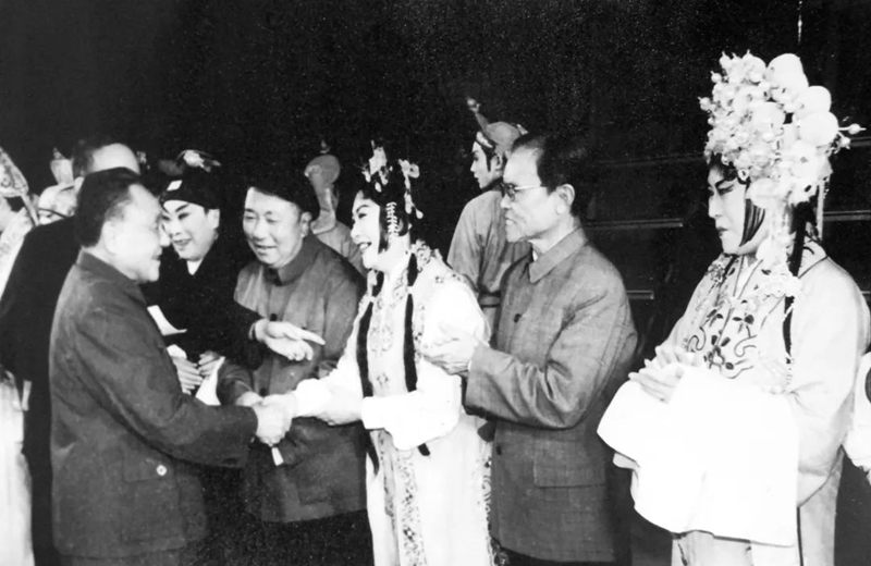 邓小平同志接见陈书舫、周裕祥.jpg